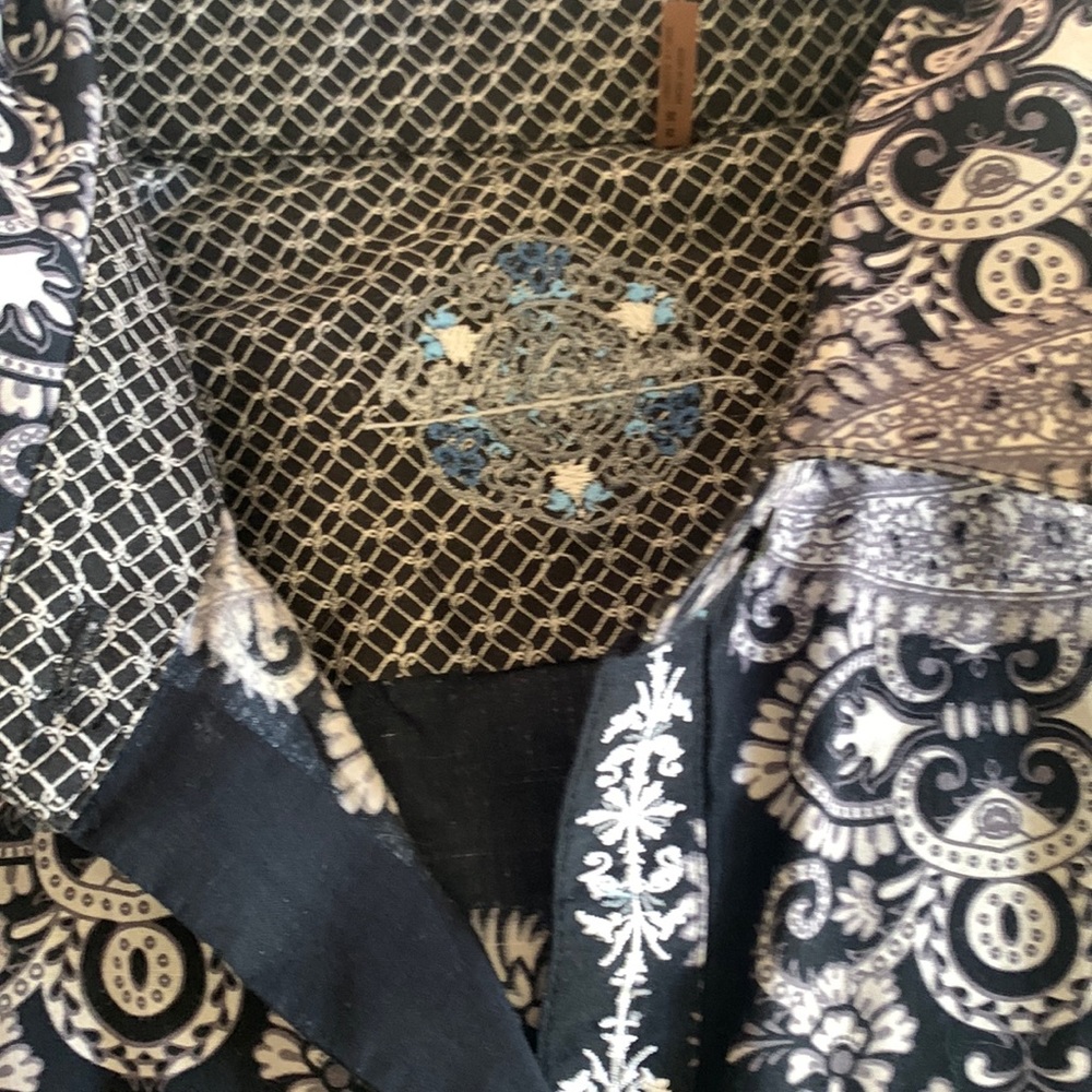 Robert Graham ladies blouse